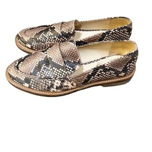 Vince Camuto 8.5 Women's‎ Animal/Snake Print Slip on Leather Loafers